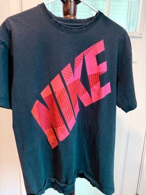 Nike Graphic Logo Tee
